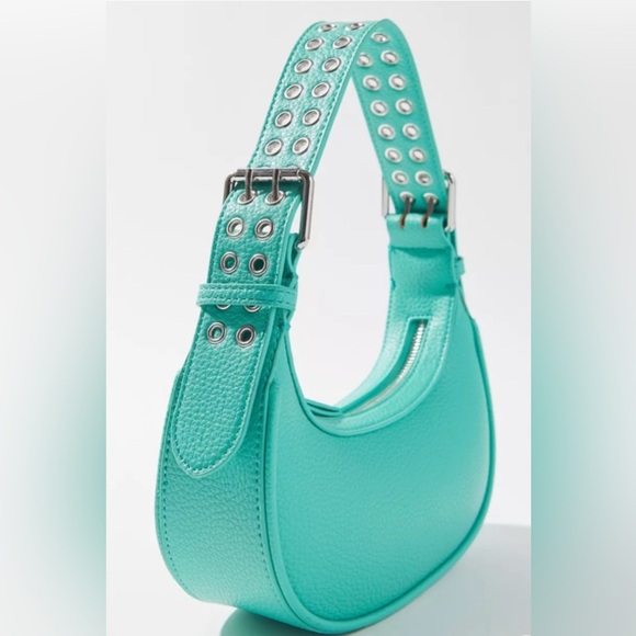 Urban Outfitters Lucy Medium Crescent Bag - Picture 10 of 13